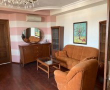 iceri seherde aylıq kiraye evler İçərişəhər m., Səbail r.