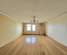 Satılır Köhnə Tikili Əhmədli m., Əhmədli, Xətai r.