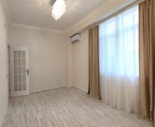 Satılır Yeni Tikili Elmlər akademiyası m., Yasamal r.