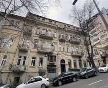 Satılır Köhnə Tikili İçərişəhər m., Dövlət İdarəçilik Akademiyası, Səbail r.