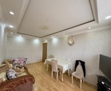 Satılır Köhnə Tikili Xalqlar dostluğu m., 8-ci kilometr, Nizami r.