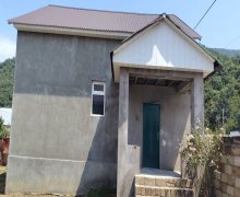 Satılır Həyət evi/villa Qax ş. Satılır Həyət evi/villa Qax ş.