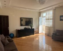 Satılır Yeni Tikili Elmlər akademiyası m., Yasamal r.