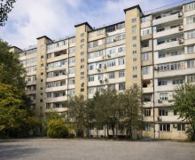 Satılır Köhnə Tikili Azadlıq m., 7-ci mikrorayon, Binəqədi r.