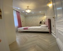 Satılır Köhnə Tikili Elmlər akademiyası m., Yasamal r.