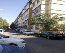 Satılır Köhnə Tikili Azadlıq m., 8-ci mikrorayon, Binəqədi r.