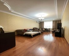 Satılır Yeni Tikili İnşaatçılar m., Yasamal qəs., Yasamal r.