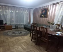 Satılır Köhnə Tikili Azadlıq m., 8-ci mikrorayon, Binəqədi r.