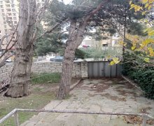 Satılır Köhnə Tikili İnşaatçılar m., Yasamal qəs., Yasamal r.