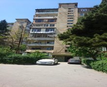 Satılır Köhnə Tikili Azadlıq m., 8-ci mikrorayon, Binəqədi r.