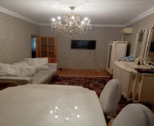 Satılır Köhnə Tikili Azadlıq m., 8-ci mikrorayon, Binəqədi r.
