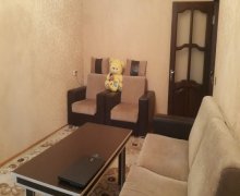 Satılır Köhnə Tikili Azadlıq m., 8-ci mikrorayon, Binəqədi r.