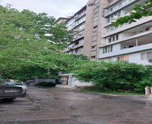 Satılır Köhnə Tikili Azadlıq m., 8-ci mikrorayon, Binəqədi r.