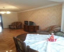 Satılır Köhnə Tikili Nizami m., Yasamal r.