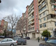 Satılır Yeni Tikili 8-ci mikrorayon, Binəqədi r.