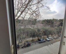 Satılır Köhnə Tikili Azadlıq m., Rəsulzadə qəs., Binəqədi r.