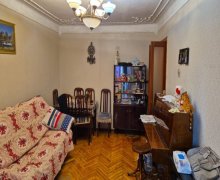 Satılır Köhnə Tikili Binəqədi r.