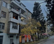 Satılır Köhnə Tikili İnşaatçılar m., Yasamal qəs., Yasamal r.