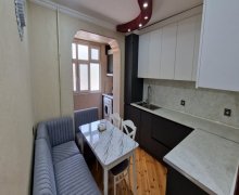 Satılır Köhnə Tikili Yeni Günəşli qəs., Suraxanı r. Satılır Köhnə Tikili Yeni Günəşli qəs., Suraxanı r.