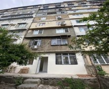 Satılır Köhnə Tikili Memar Əcəmi m., 9-cu mikrorayon, Binəqədi r.