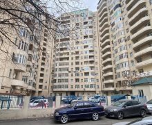 Satılır Yeni Tikili Azadlıq m., 8-ci mikrorayon, Binəqədi r.