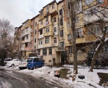 Satılır Köhnə Tikili Memar Əcəmi m., 4-cü mikrorayon, Nəsimi r.