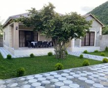 Kirayə (günlük) Həyət evi/villa Qax ş. Kirayə (günlük) Həyət evi/villa Qax ş.