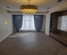 Satılır Yeni Tikili Azadlıq m., 8-ci mikrorayon, Binəqədi r.