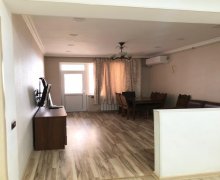 Satılır Yeni Tikili İnşaatçılar m., Yeni Yasamal qəs., Yasamal r.