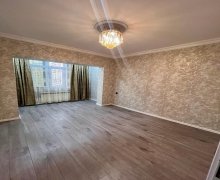 Satılır Köhnə Tikili Azadlıq m., 8-ci mikrorayon, Binəqədi r.