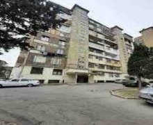 Satılır Köhnə Tikili Bakmil m., 8-ci mikrorayon, Binəqədi r.