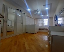 Satılır Yeni Tikili Azadlıq m., 8-ci mikrorayon, Binəqədi r.