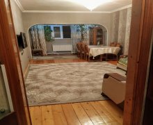 Satılır Köhnə Tikili Xalqlar dostluğu m., 8-ci kilometr, Nizami r.