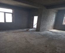 Satılır Yeni Tikili Azadlıq m., 8-ci mikrorayon, Binəqədi r.