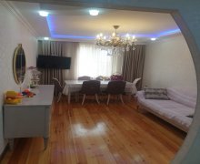 Satılır Yeni Tikili Azadlıq m., 8-ci mikrorayon, Binəqədi r.