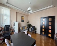 Satılır Yeni Tikili Elmlər akademiyası m., Badamdar qəs., Səbail r.