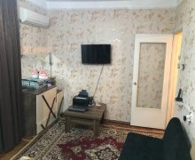 Satılır Köhnə Tikili Memar Əcəmi m., 4-cü mikrorayon, Yeganə şadlıq sarayı, Nəsimi r.