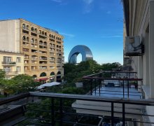 Satılır Köhnə Tikili Səbail r. Satılır Köhnə Tikili Səbail r.