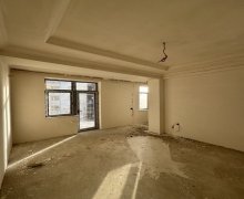 Satılır Yeni Tikili İnşaatçılar m., Yeni Yasamal qəs., Yasamal r.