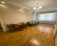 qara qarayevde satilan evler Qara Qarayev m., Nizami r.