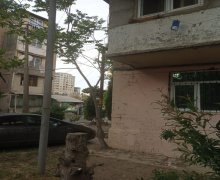 Satılır Köhnə Tikili Neftçilər m., Nizami r. Satılır Köhnə Tikili Neftçilər m., Nizami r.