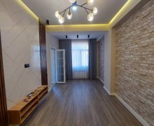 Satılır Yeni Tikili Azadlıq m., 8-ci mikrorayon, Binəqədi r.