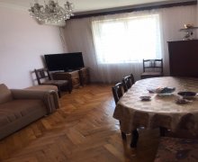 Satılır Köhnə Tikili Azadlıq m., Rəsulzadə qəs., Binəqədi r.