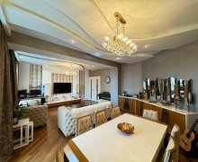 Satılır Yeni Tikili Elmlər akademiyası m., Yasamal r.