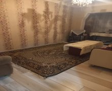 Satılır Köhnə Tikili Azadlıq m., 8-ci mikrorayon, Binəqədi r.