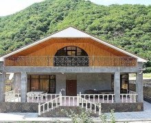 Kirayə (günlük) Həyət evi/villa Qax ş. Kirayə (günlük) Həyət evi/villa Qax ş.