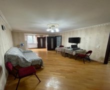 Satılır Köhnə Tikili İnşaatçılar m., Yasamal qəs., Yasamal r. Satılır Köhnə Tikili İnşaatçılar m., Yasamal qəs., Yasamal r.