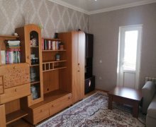 Satılır Köhnə Tikili Azadlıq m., 8-ci mikrorayon, Binəqədi r.