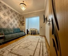 Satılır Köhnə Tikili İnşaatçılar m., Yasamal qəs., Yasamal r.