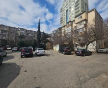 Satılır Köhnə Tikili İnşaatçılar m., Yasamal r.